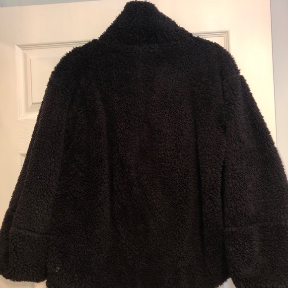 LULULEMON Sherpa cozy black pullover - Picture 7 of 8